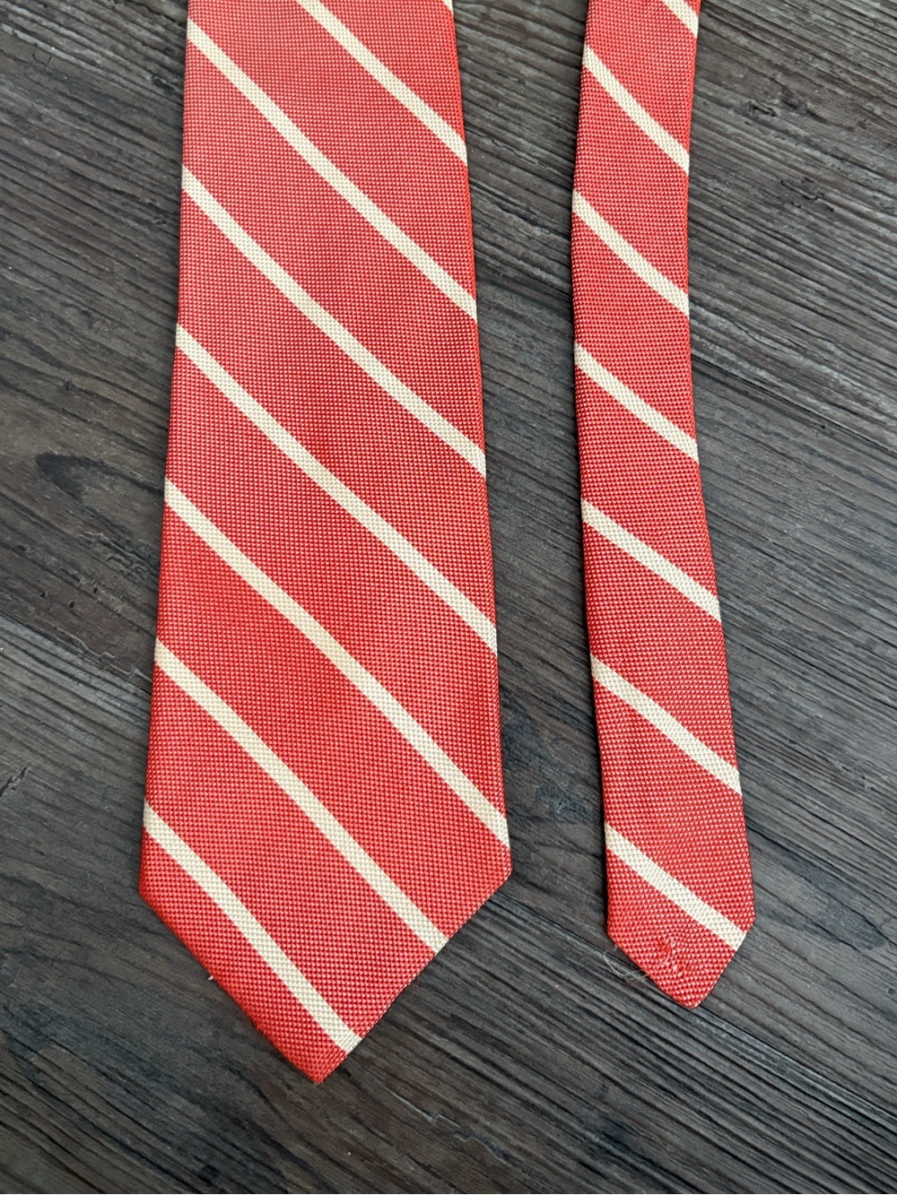 BROOKS BROTHERS ORANGE IVORY STRIPED SILK TIE